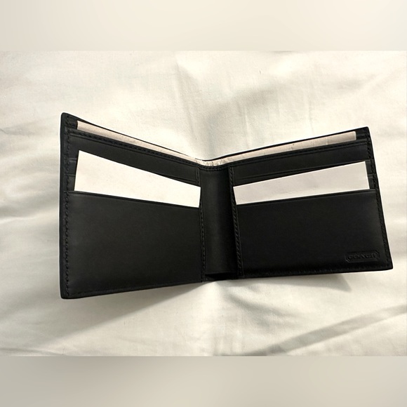 Coach Men’s Wallet, brand new with tags! - Picture 2 of 2